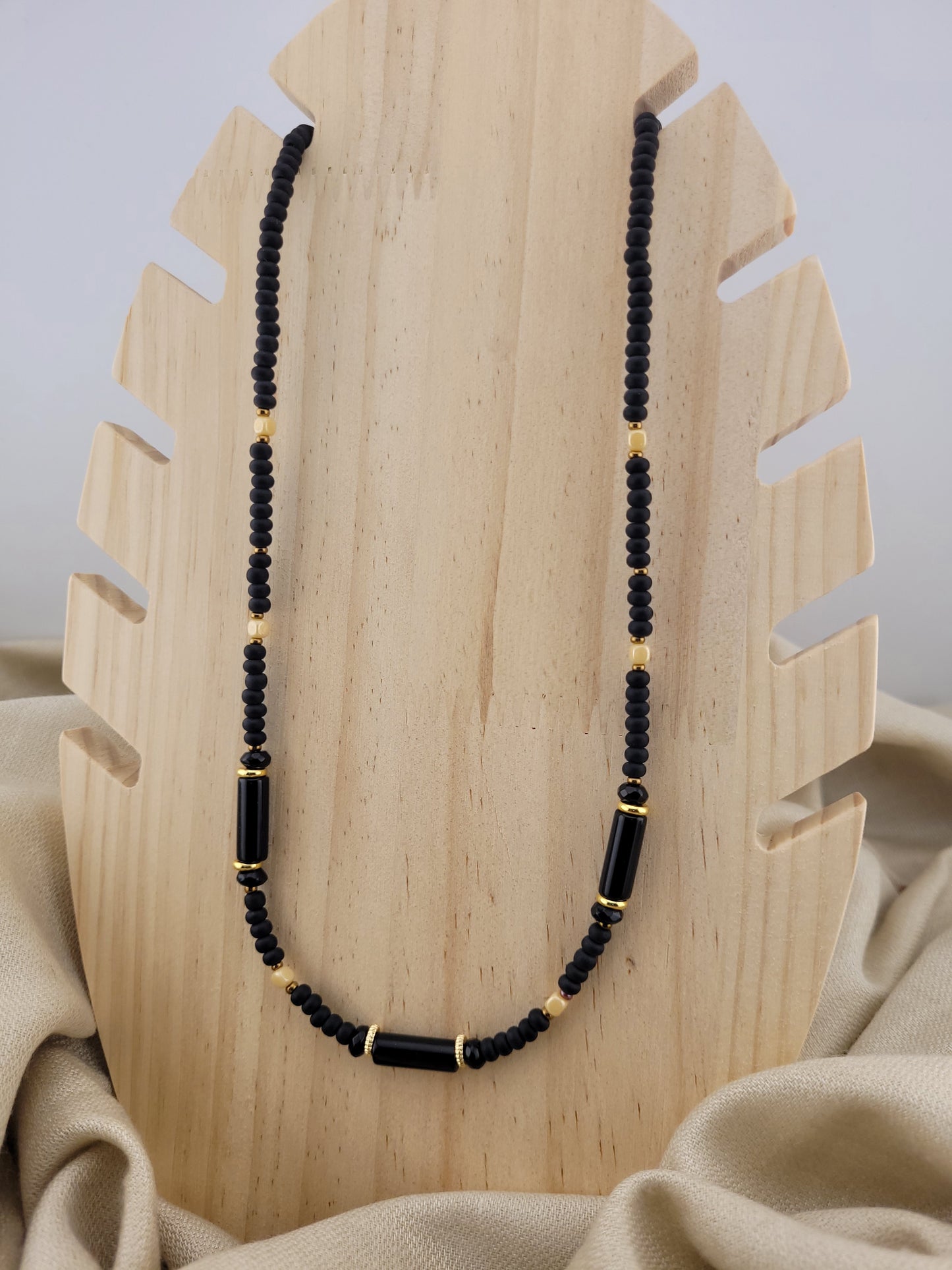 Collier en perle de verre et Onyx noir Ankara
