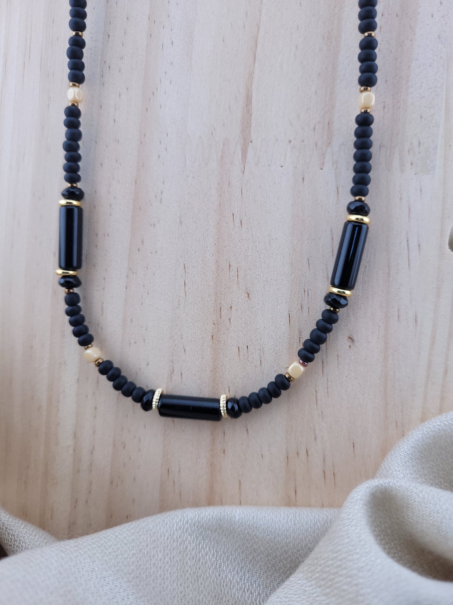 Collier en perle de verre et Onyx noir Ankara