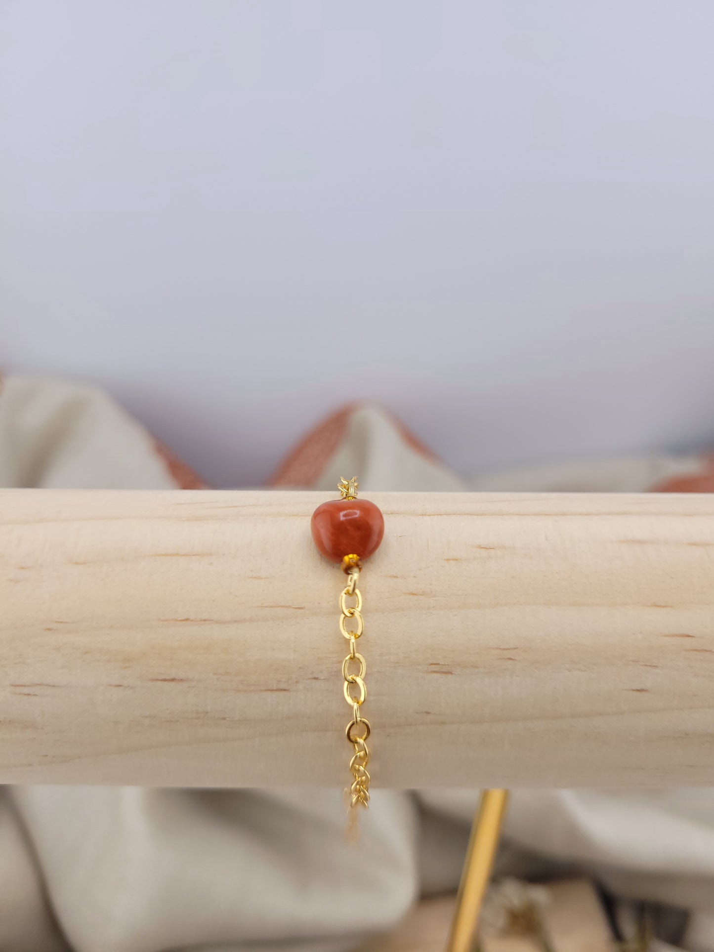 Gourmette solitaire en jaspe rouge Ihosy