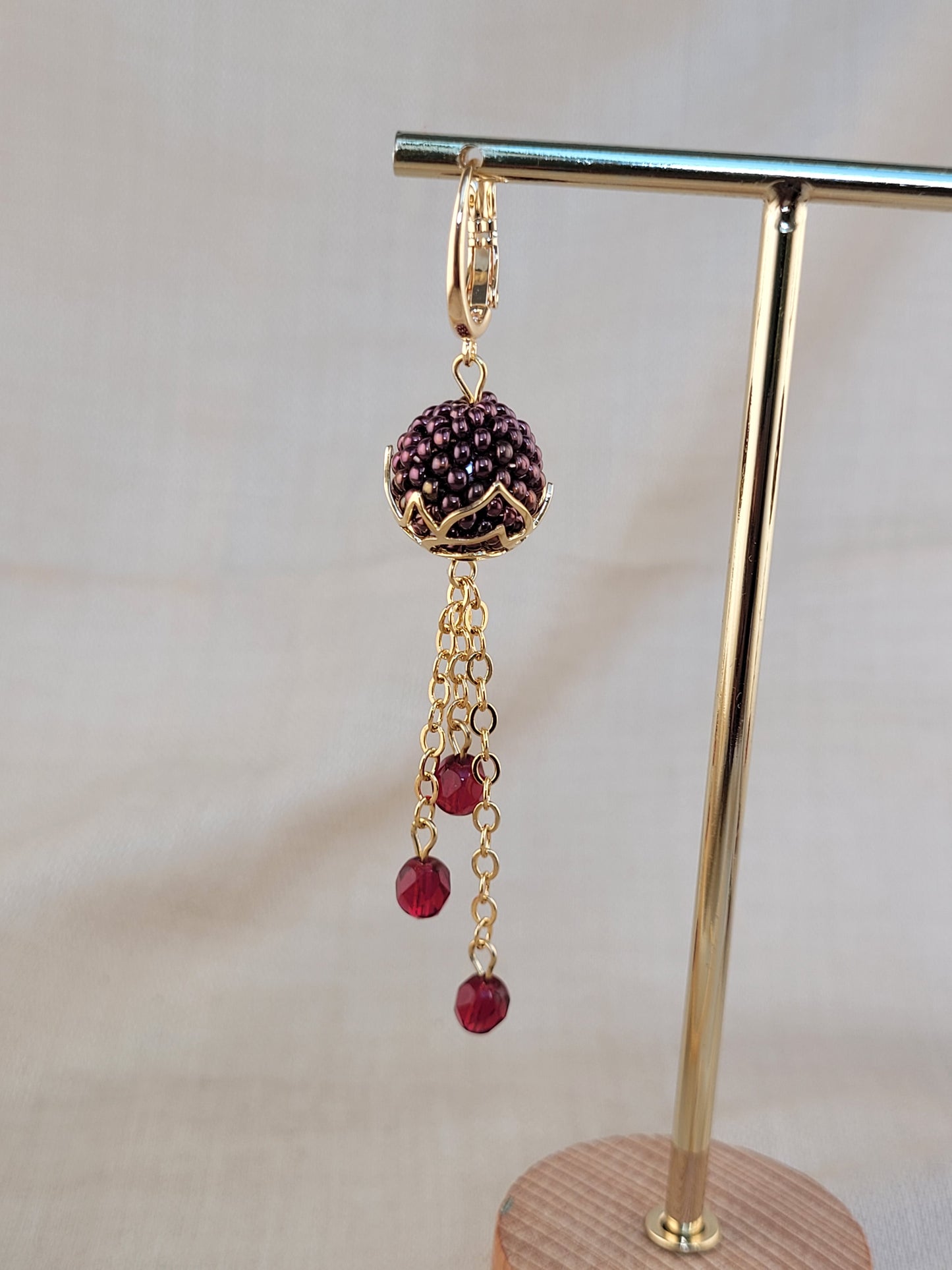 Boucles d'oreilles pendantes en perles perlées bordeau Galata
