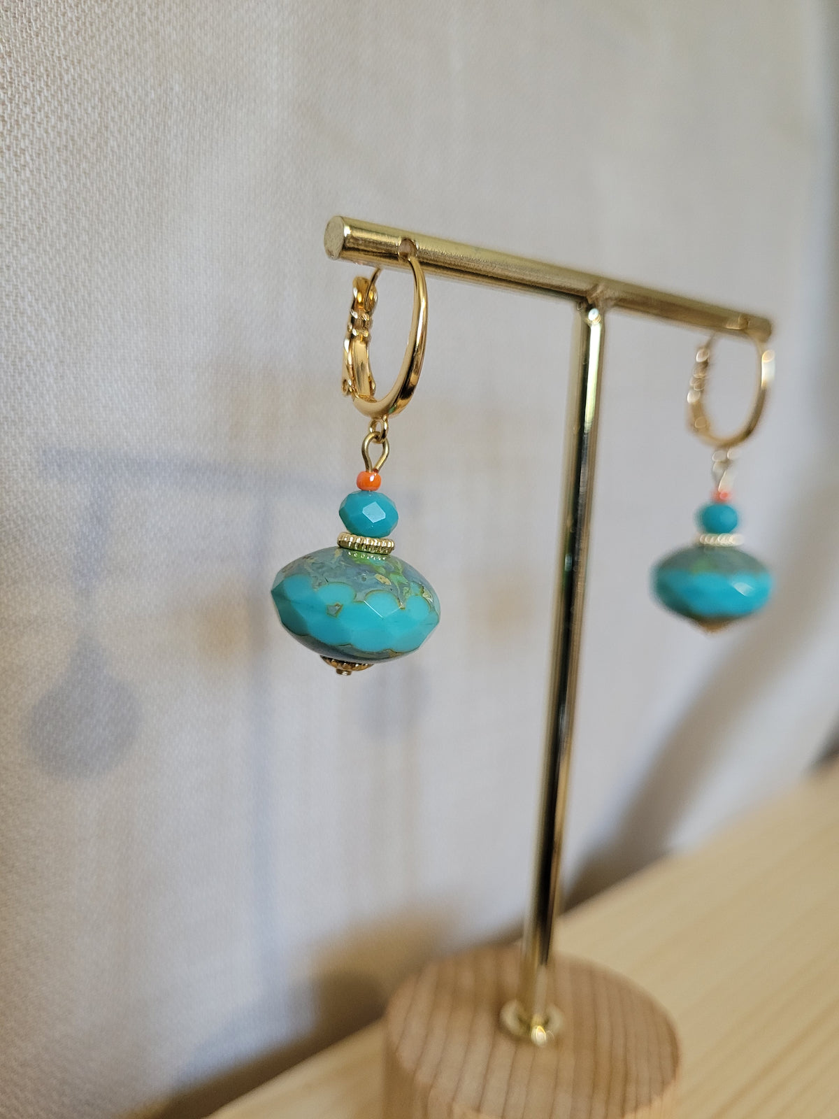 Boucles d'oreilles pendantes Orange et Turquoise Lumbini