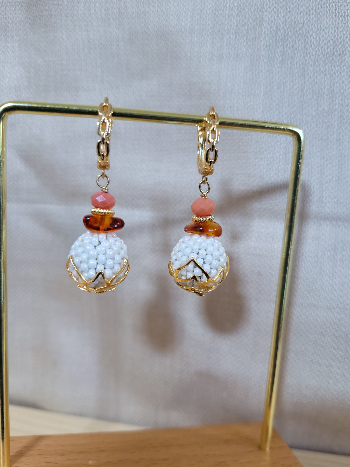 Boucles d'oreilles en perles perlées blanc et orange Galata