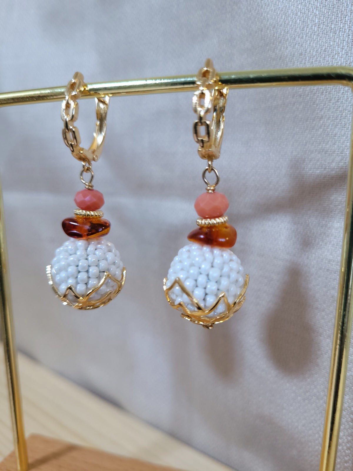 Boucles d'oreilles en perles perlées blanc et orange Galata