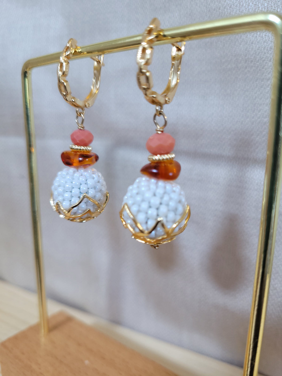 Boucles d'oreilles en perles perlées blanc et orange Galata